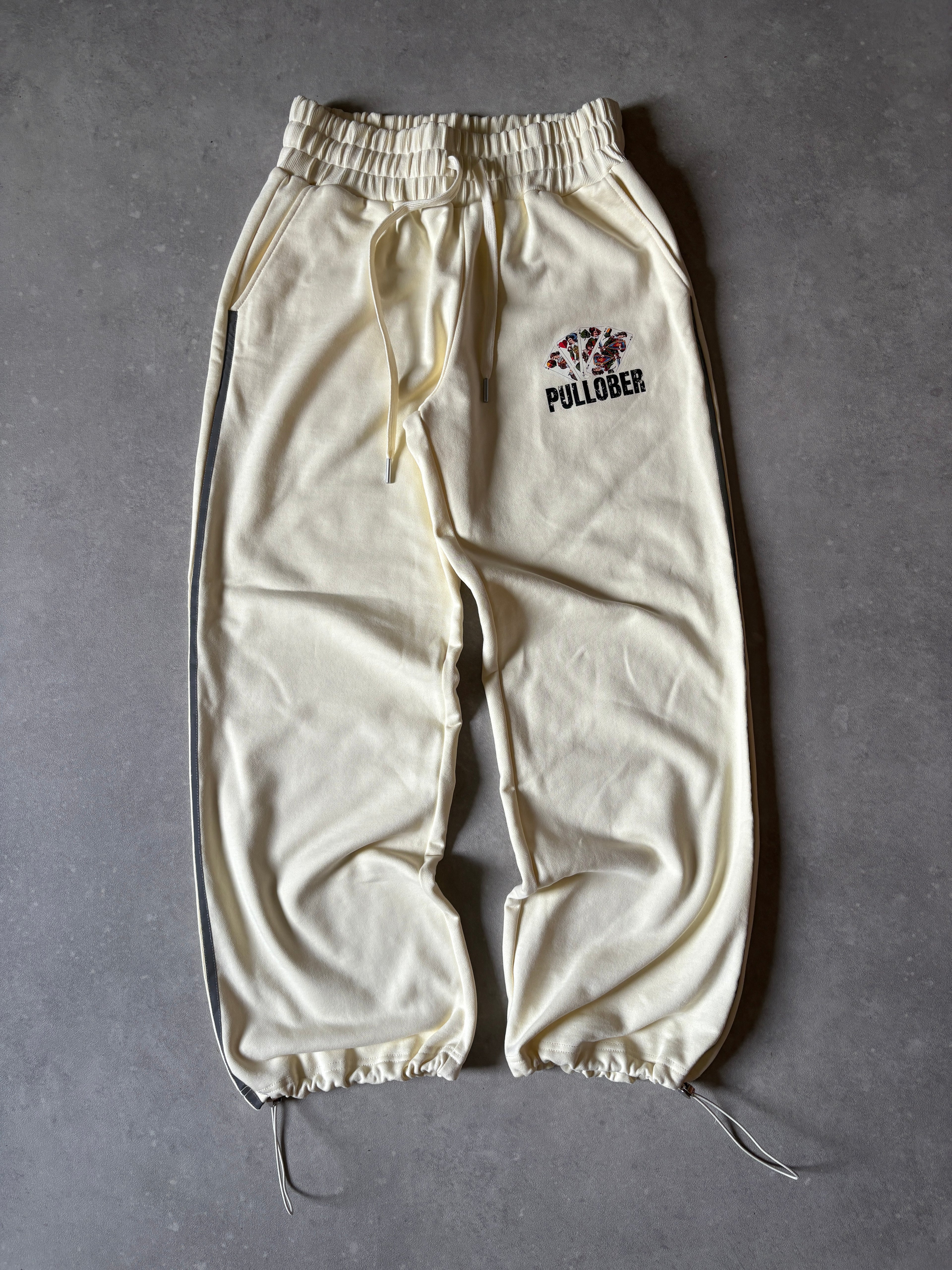 The Classics V2 Set (Cream)